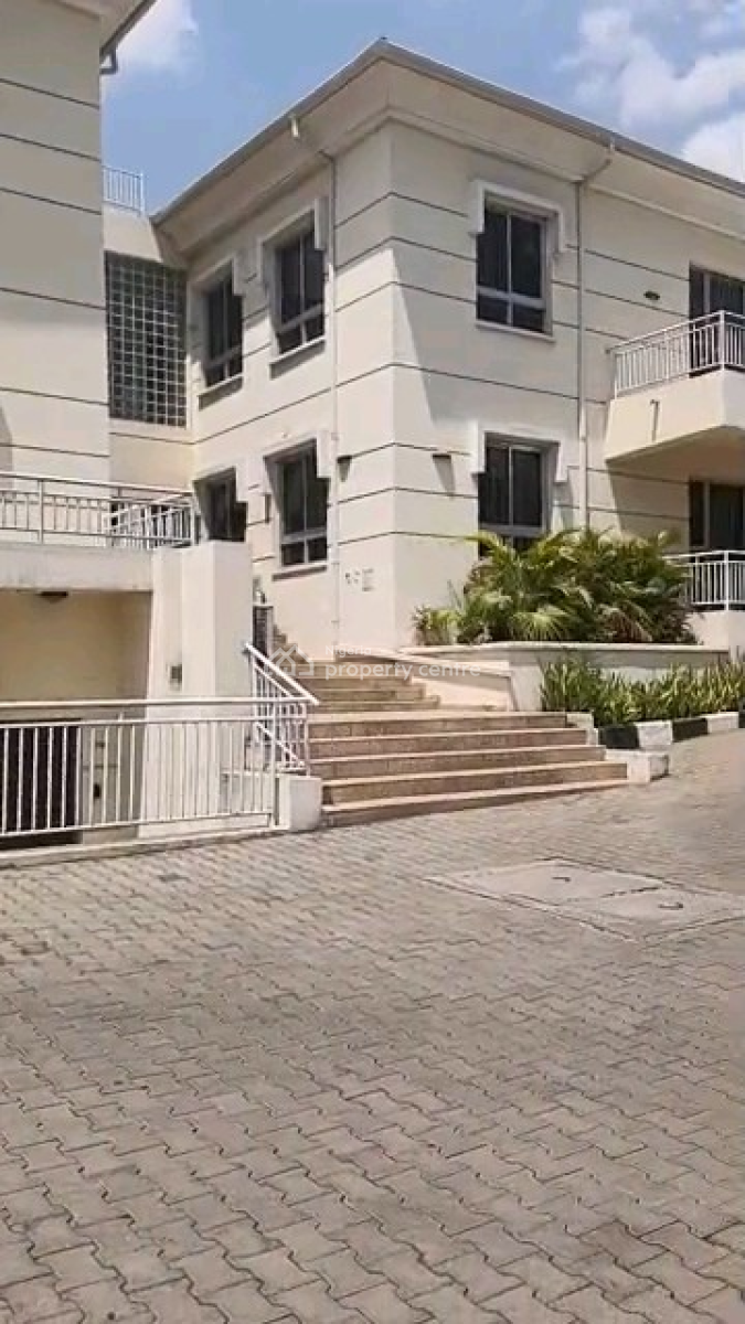 Luxurious 4-bedroom En-suite Flat with Private Bq, Swimming Pool, Maitama District, Abuja, Block of Flats for Sale