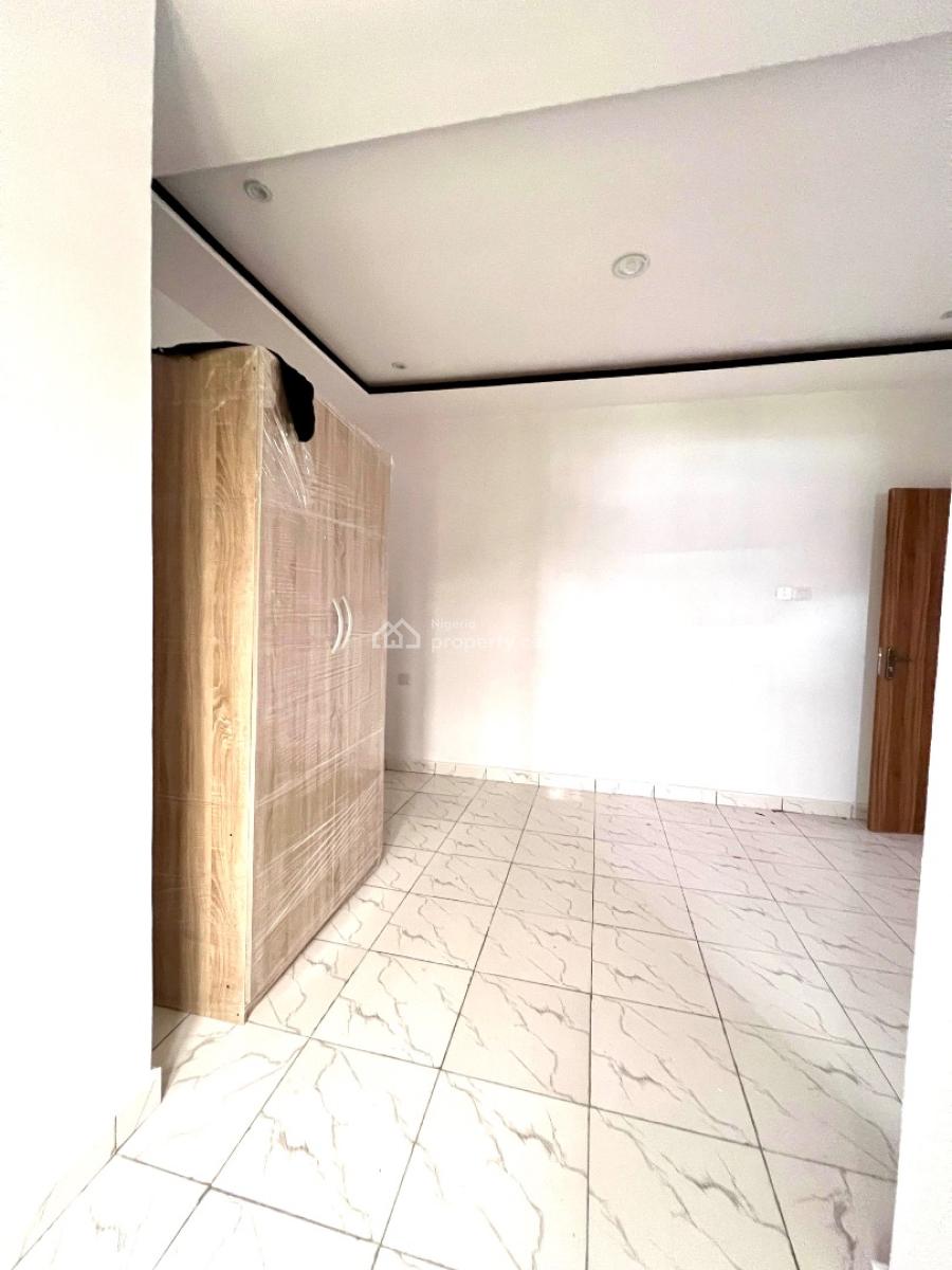 Spacious and Luxurious Upstairs, Alashela Estate, Ogombo, Ajah, Lagos, Flat / Apartment for Rent