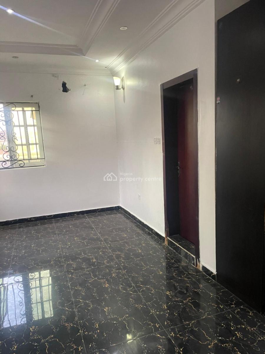 Spacious Master Bedroom Shared Apartment, Agungi, Lekki, Lagos, Self Contain (single Rooms) for Rent