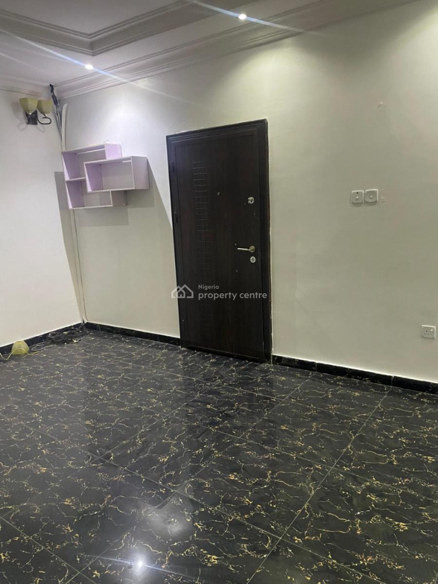 Spacious Master Bedroom Shared Apartment, Agungi, Lekki, Lagos, Self Contain (single Rooms) for Rent