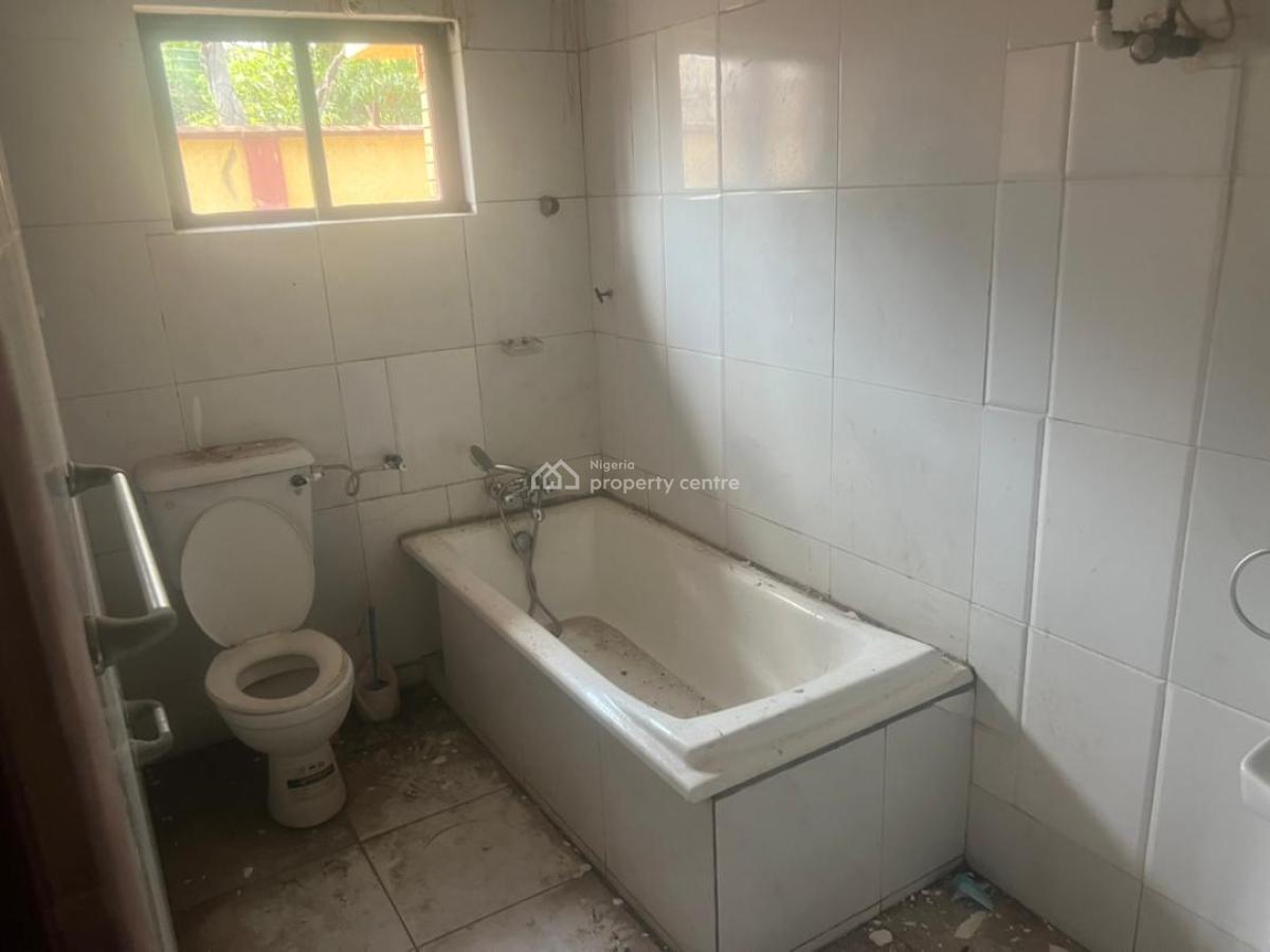 Spacious 3 Bedroom Apartment with Bq, Lekki Phase 1, Lekki, Lagos, Flat / Apartment for Rent