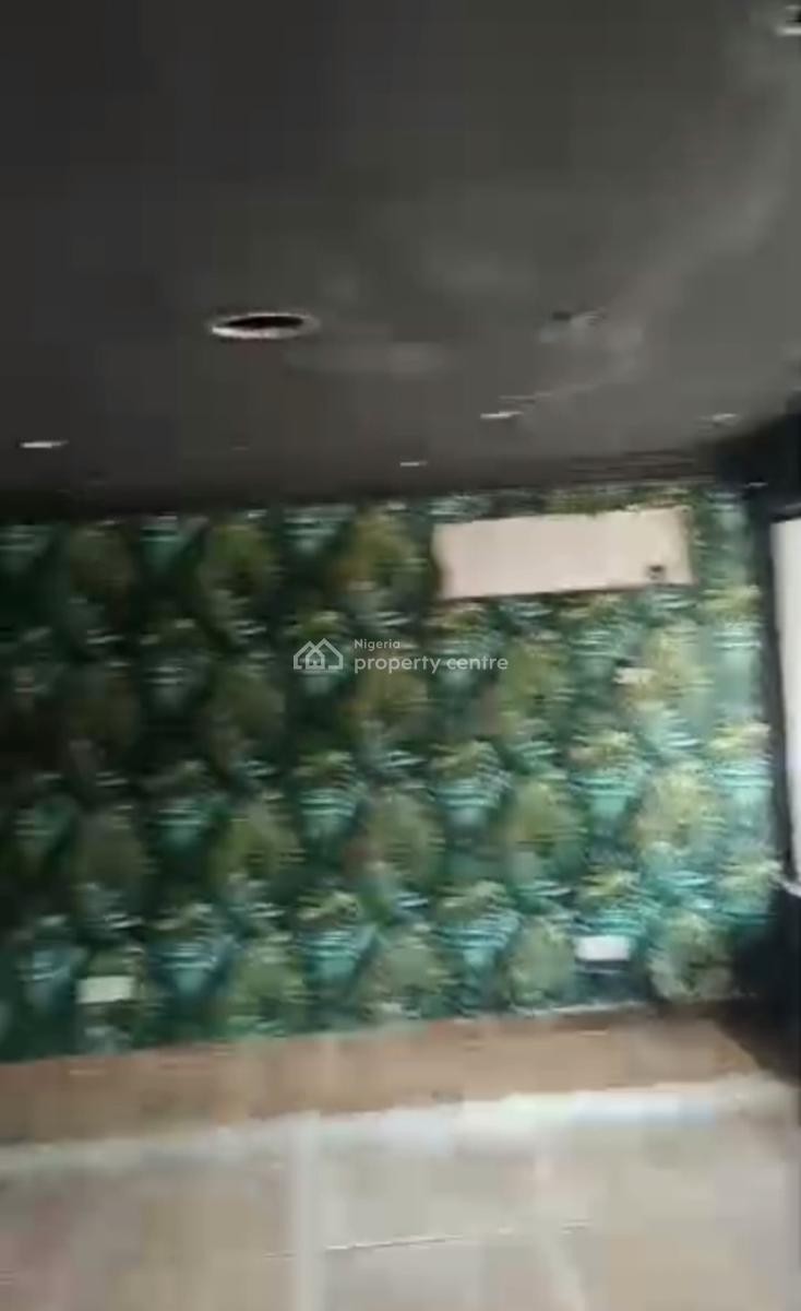 Lease: Spacious 5 Bedroom Detached Bungalow, Along Ogunlana Drive, Ogunlana, Surulere, Lagos, Detached Bungalow for Rent