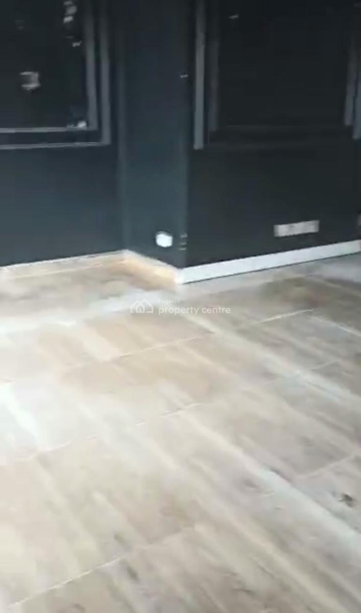 Lease: Spacious 5 Bedroom Detached Bungalow, Along Ogunlana Drive, Ogunlana, Surulere, Lagos, Detached Bungalow for Rent