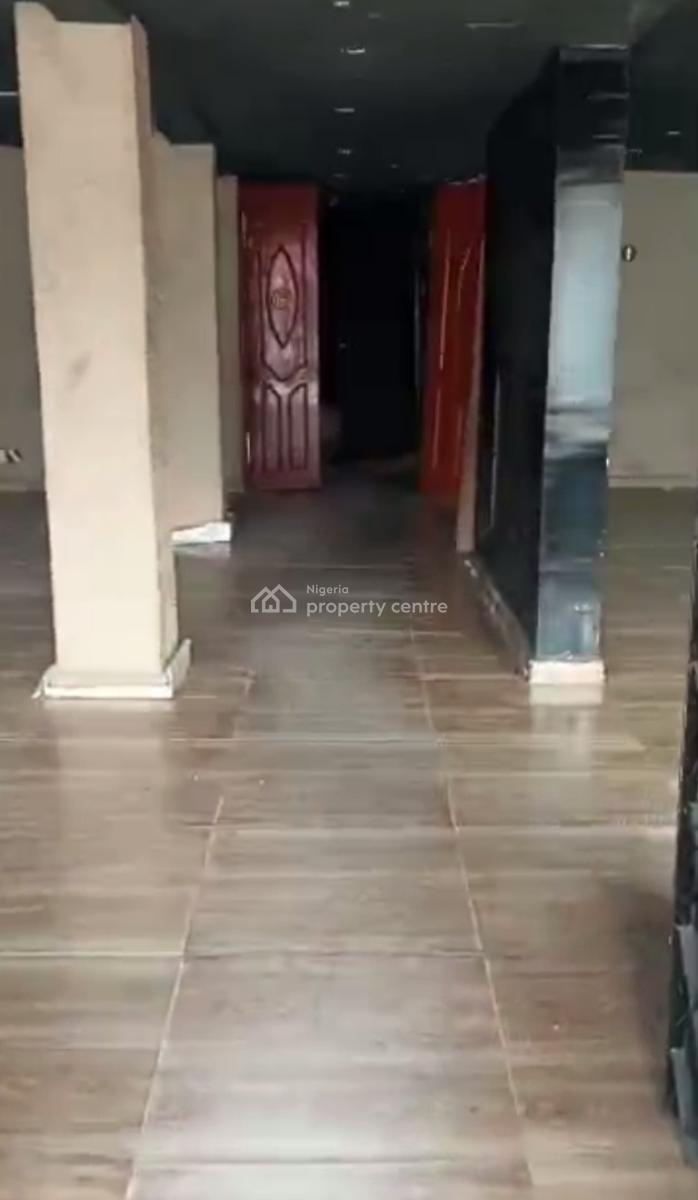 Lease: Spacious 5 Bedroom Detached Bungalow, Along Ogunlana Drive, Ogunlana, Surulere, Lagos, Detached Bungalow for Rent