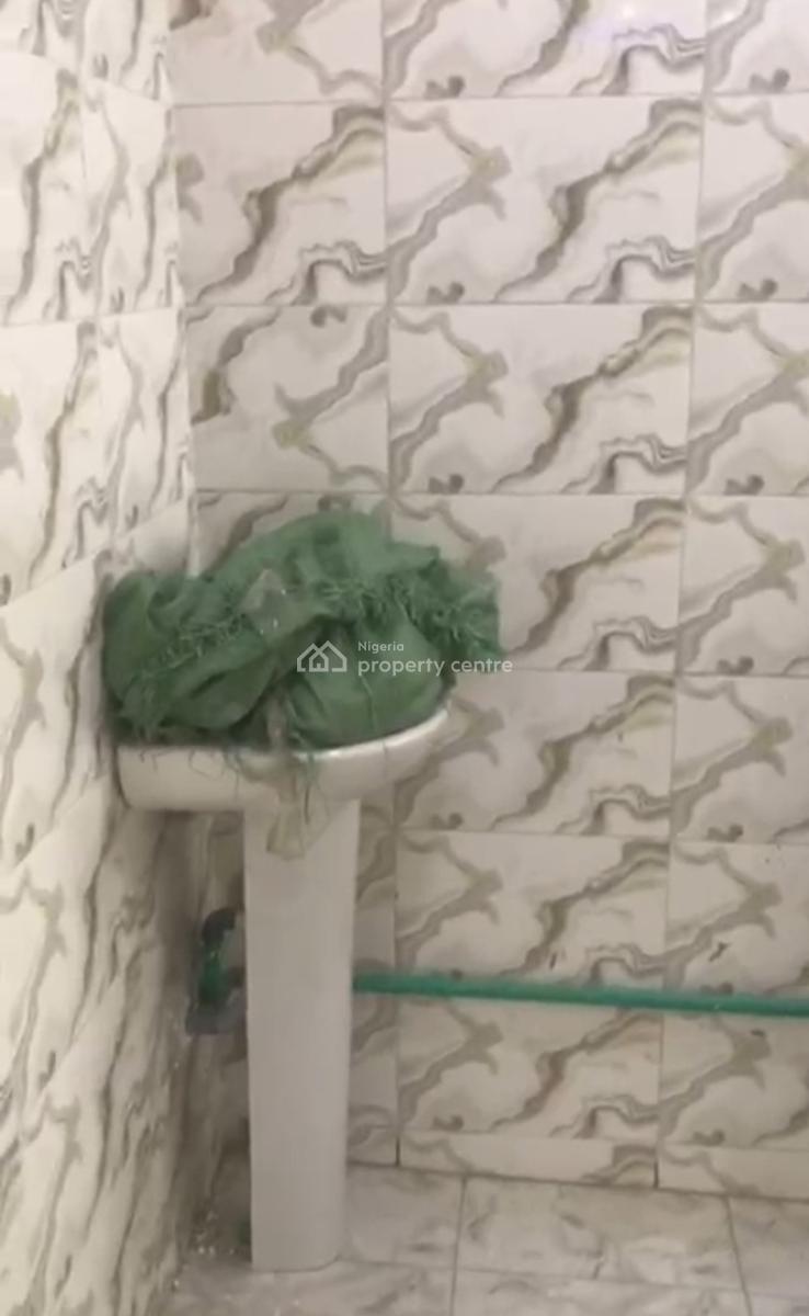 Spacious 2 Bedroom Apartment, Aguda, Surulere, Lagos, Flat / Apartment for Rent