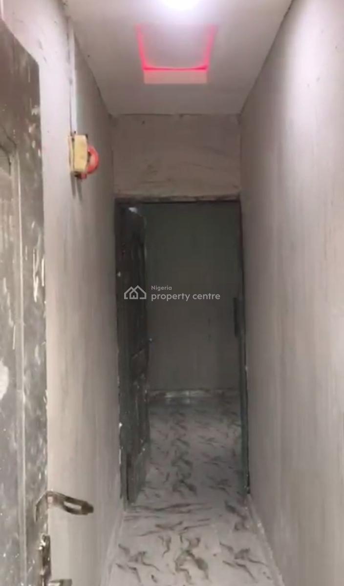 Spacious 2 Bedroom Apartment, Aguda, Surulere, Lagos, Flat / Apartment for Rent