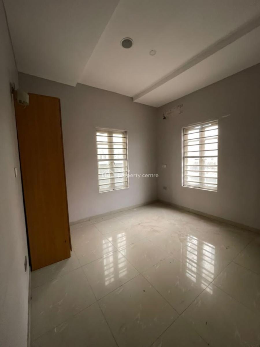 Spacious 5 Bedroom Fully Detached Duplex with Excellent Facilities, Lekki County Home, Lekki, Lagos, Plaza / Complex / Mall for Rent