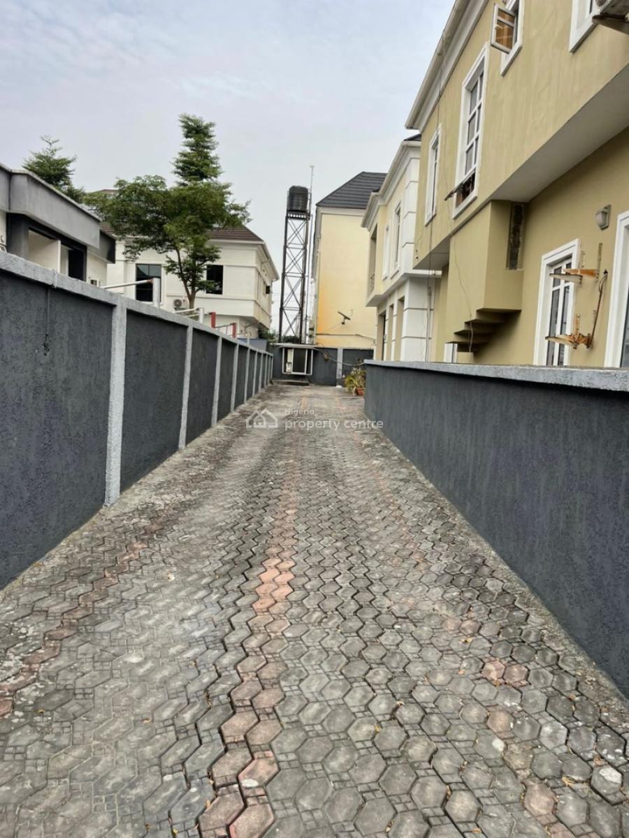 Spacious 5 Bedroom Fully Detached Duplex with Excellent Facilities, Lekki County Home, Lekki, Lagos, Plaza / Complex / Mall for Rent
