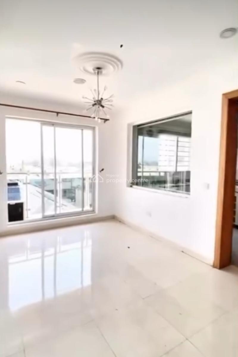 Serviced 3 Bedroom En-suite Flat with an Enclosed Fitted Kitchen/pantr, Lekki Phase 1, Lekki, Lagos, Flat / Apartment for Rent