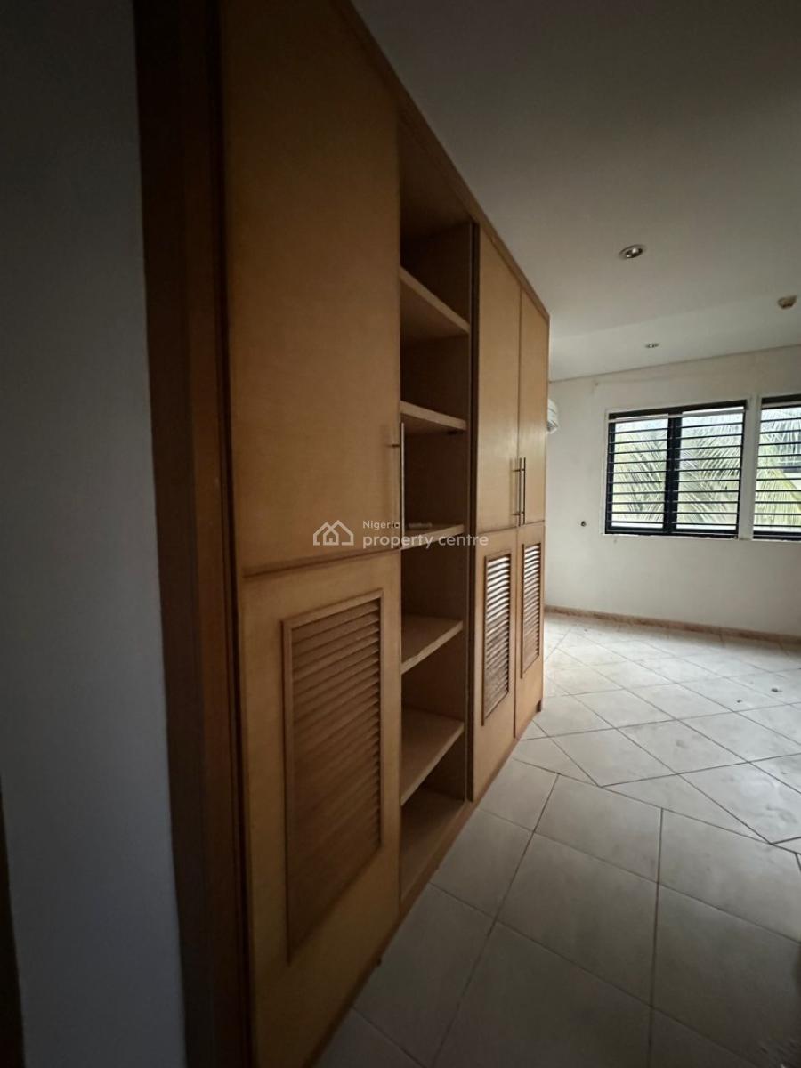 Amazing 2-bedroom Ground Floor Flat in The Residential Zone, Banana Island, Ikoyi, Lagos, Flat / Apartment for Rent