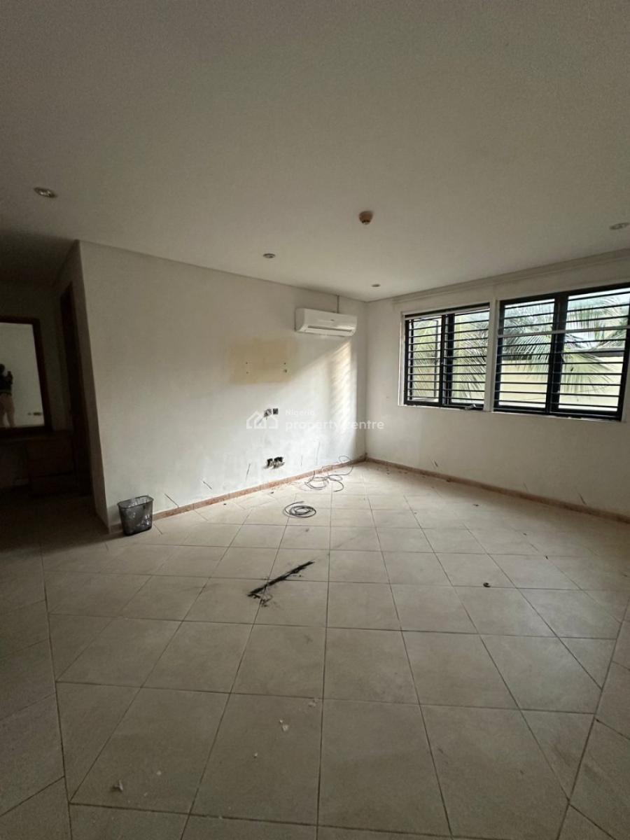 Amazing 2-bedroom Ground Floor Flat in The Residential Zone, Banana Island, Ikoyi, Lagos, Flat / Apartment for Rent