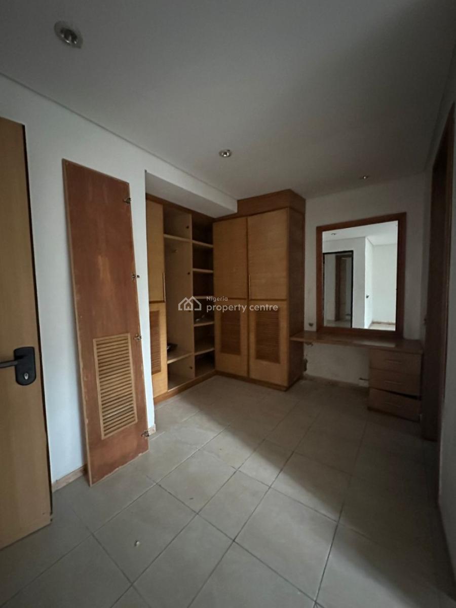 Amazing 2-bedroom Ground Floor Flat in The Residential Zone, Banana Island, Ikoyi, Lagos, Flat / Apartment for Rent
