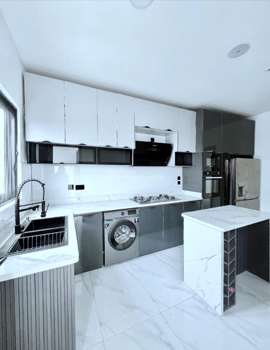 Fully Serviced 2 Bedroom Apartment, Lekki Phase 1, Lekki, Lagos, Flat / Apartment for Sale