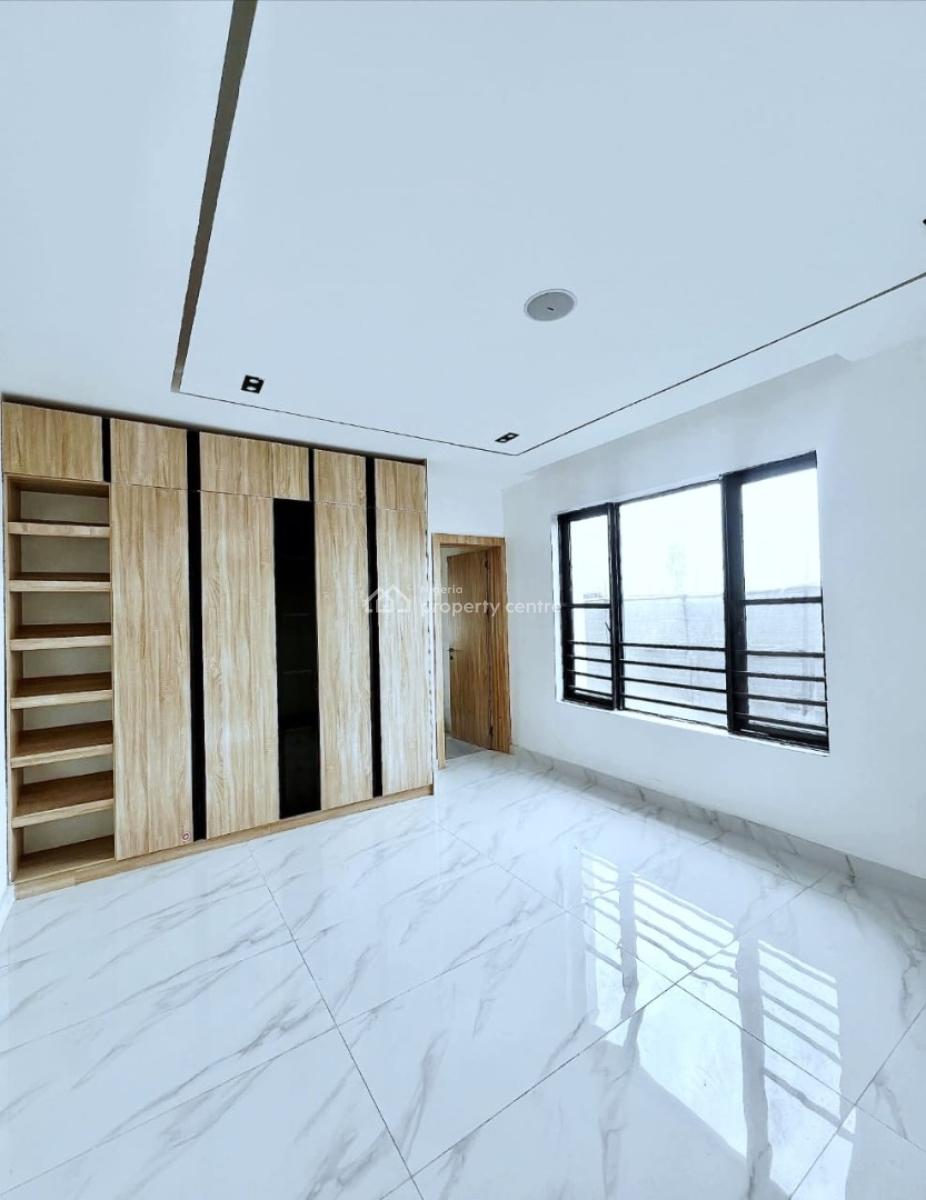 Fully Serviced 2 Bedroom Apartment, Lekki Phase 1, Lekki, Lagos, Flat / Apartment for Sale