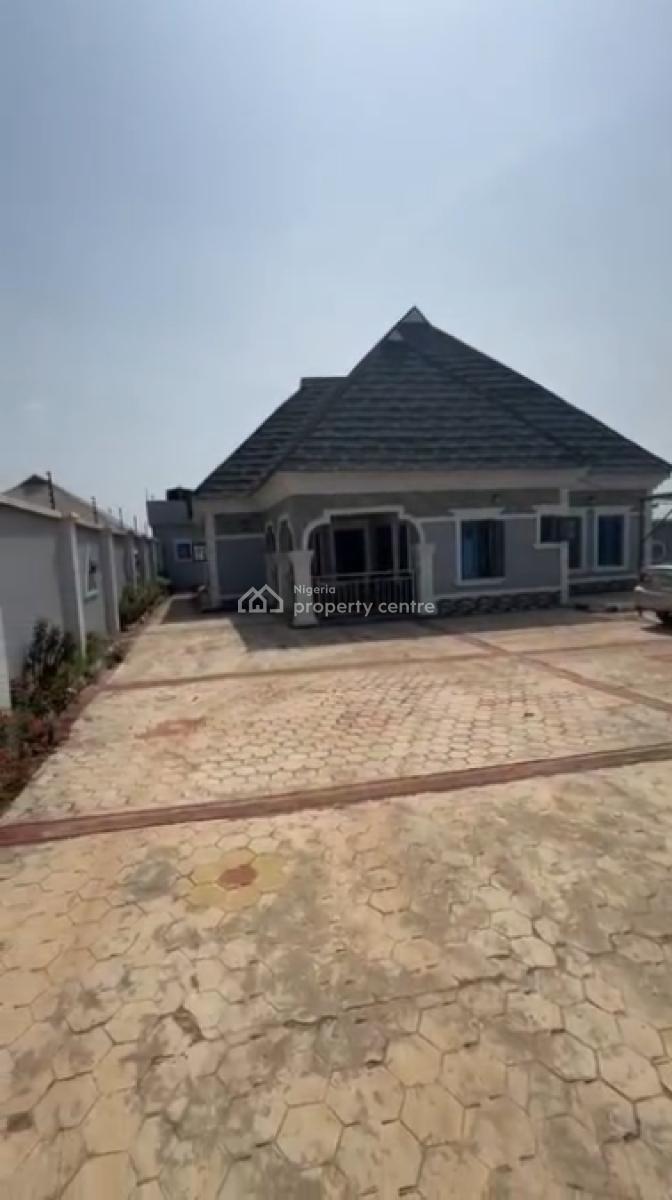 Luxury 3 Bedroom  Bungalow, Aberensinse Estate Ilesa Garage, Osogbo, Osun, Detached Bungalow for Sale