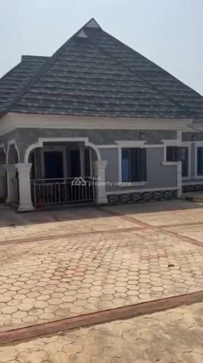 Luxury 3 Bedroom  Bungalow, Aberensinse Estate Ilesa Garage, Osogbo, Osun, Detached Bungalow for Sale