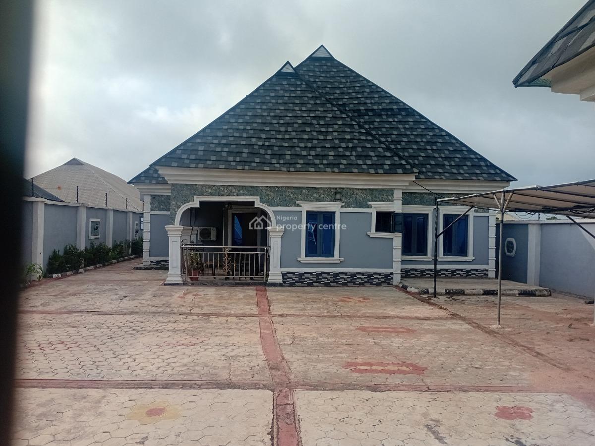 Luxury 3 Bedroom  Bungalow, Aberensinse Estate Ilesa Garage, Osogbo, Osun, Detached Bungalow for Sale