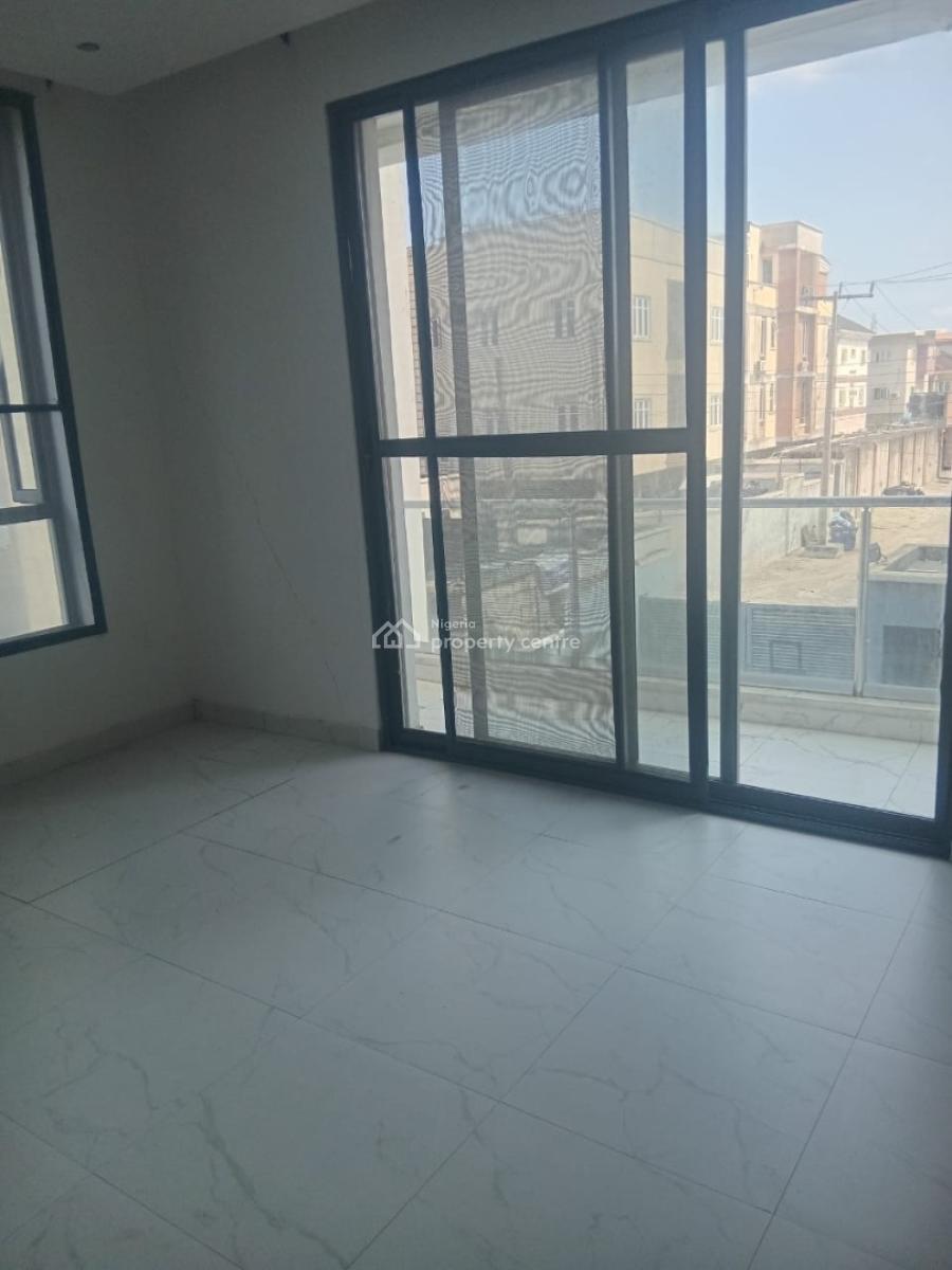 Nice Spacious 2 Bedroom Flat, Off Platinum Way, Ikate, Lekki, Lagos, Flat / Apartment for Rent