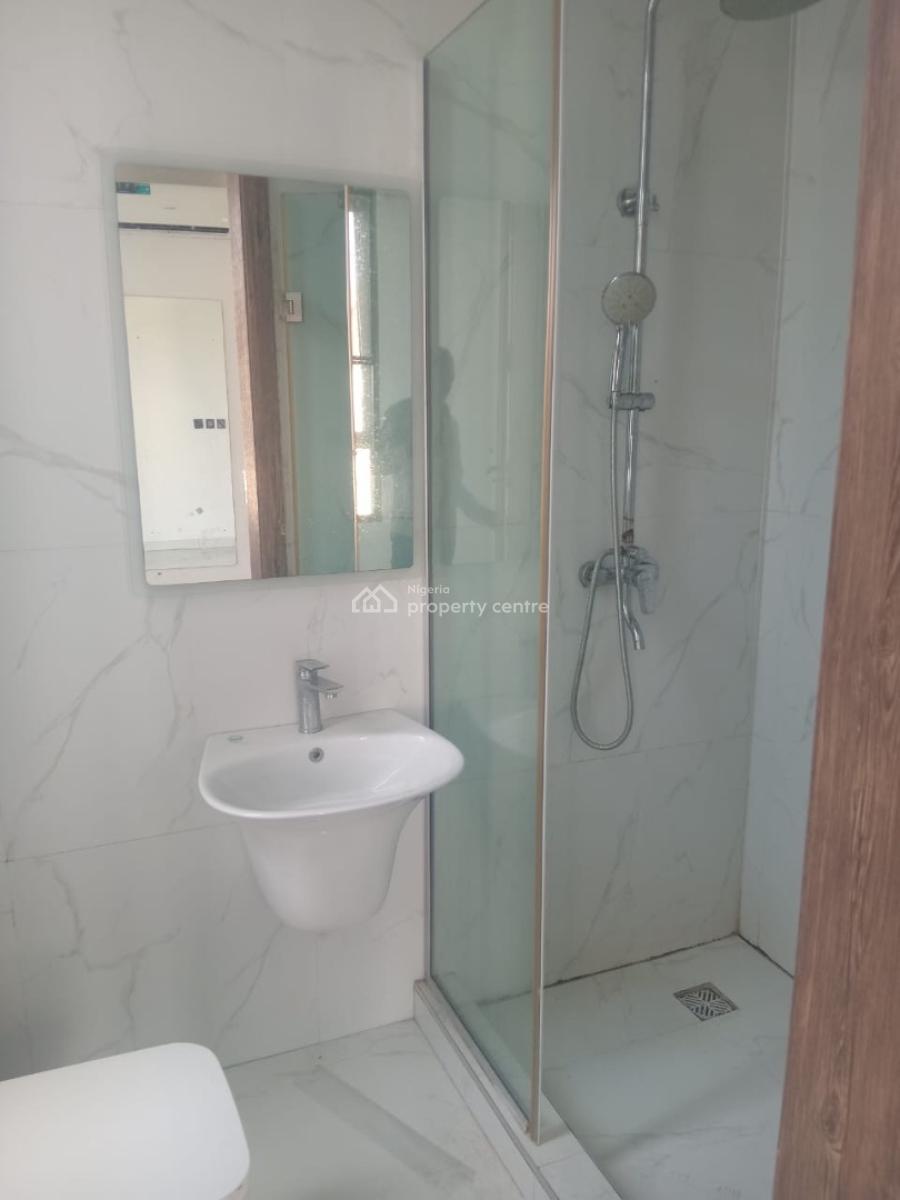 Nice Spacious 2 Bedroom Flat, Off Platinum Way, Ikate, Lekki, Lagos, Flat / Apartment for Rent