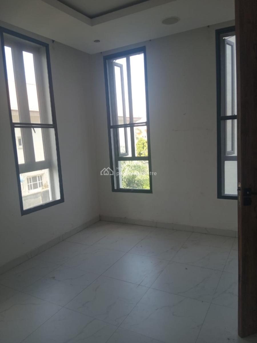 Nice Spacious 2 Bedroom Flat, Off Platinum Way, Ikate, Lekki, Lagos, Flat / Apartment for Rent