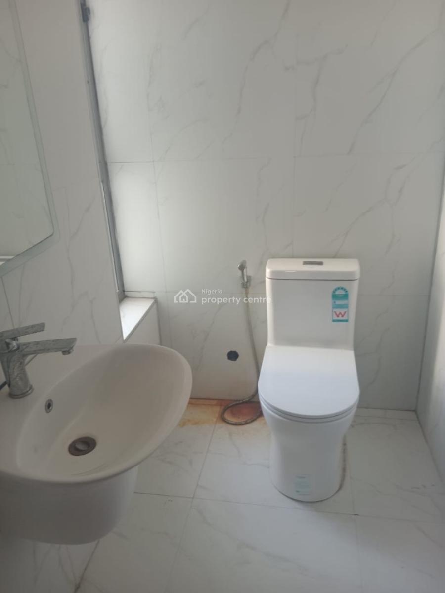 Nice Spacious 2 Bedroom Flat, Off Platinum Way, Ikate, Lekki, Lagos, Flat / Apartment for Rent