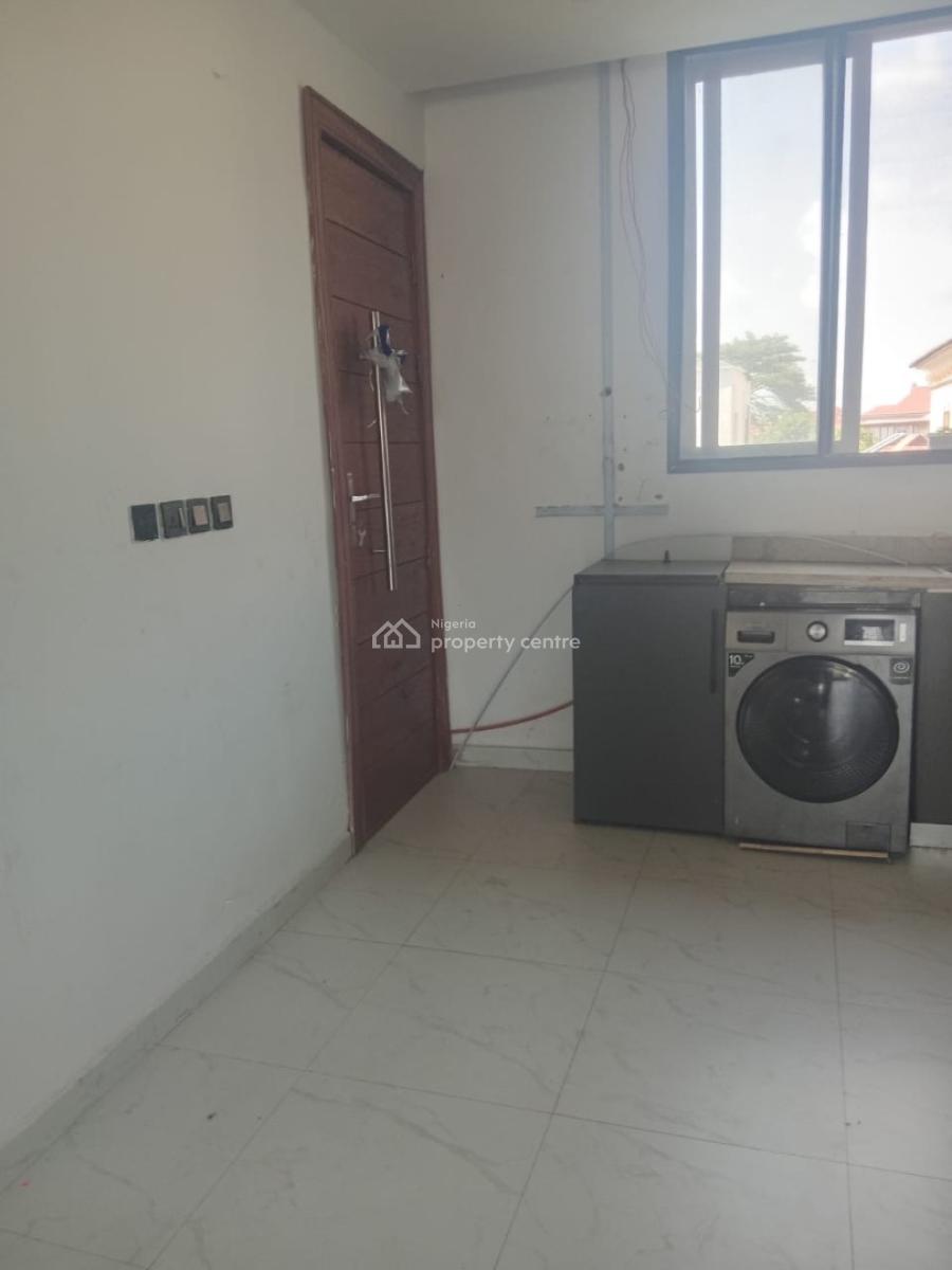 Nice Spacious 2 Bedroom Flat, Off Platinum Way, Ikate, Lekki, Lagos, Flat / Apartment for Rent