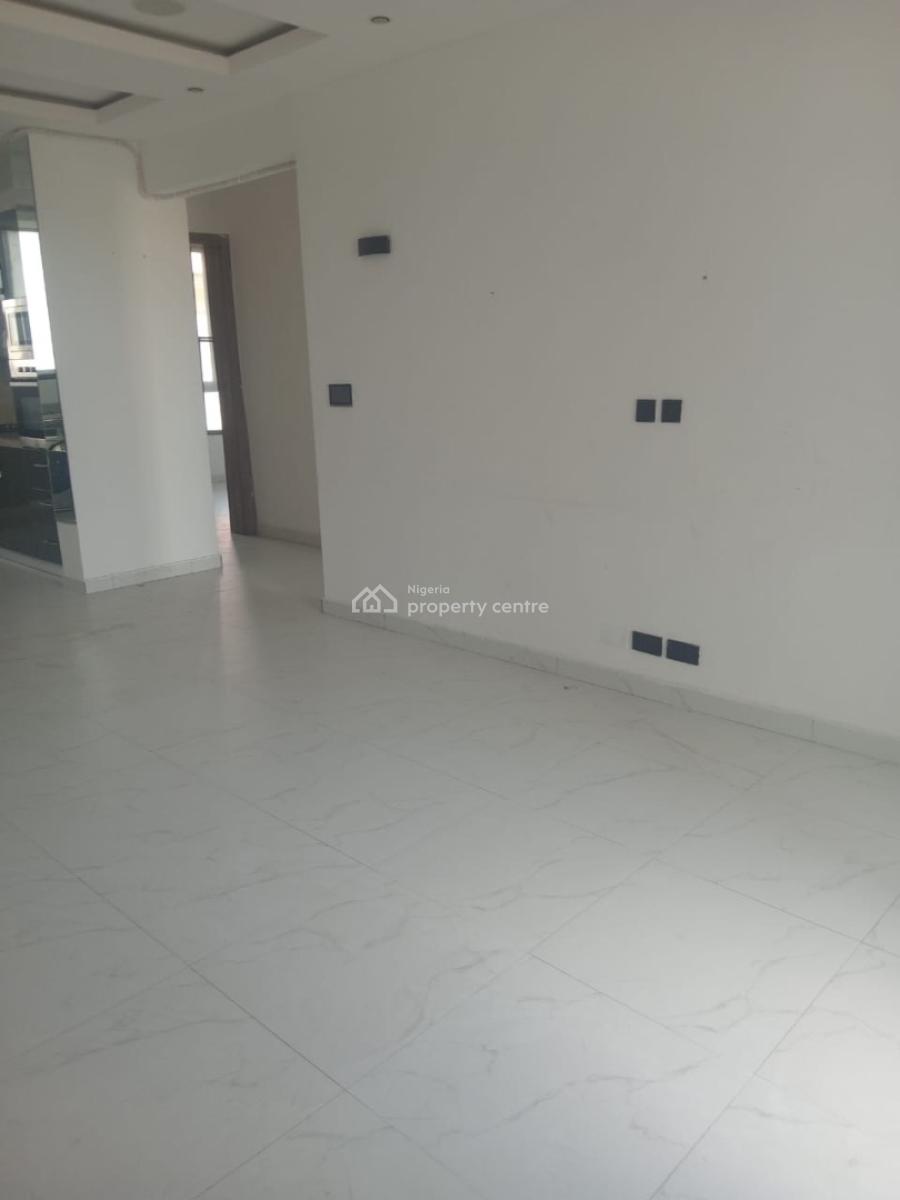 Nice Spacious 2 Bedroom Flat, Off Platinum Way, Ikate, Lekki, Lagos, Flat / Apartment for Rent