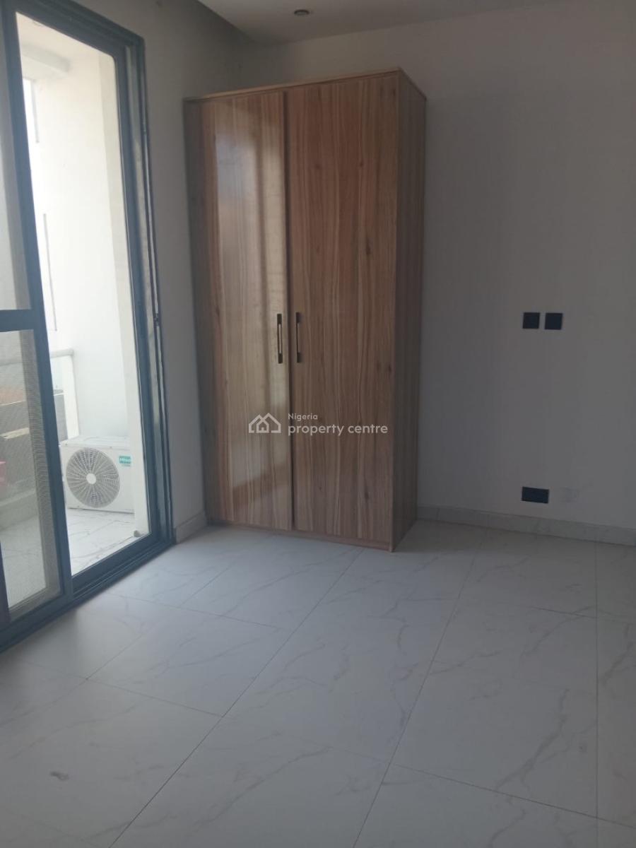 Nice Spacious 2 Bedroom Flat, Off Platinum Way, Ikate, Lekki, Lagos, Flat / Apartment for Rent