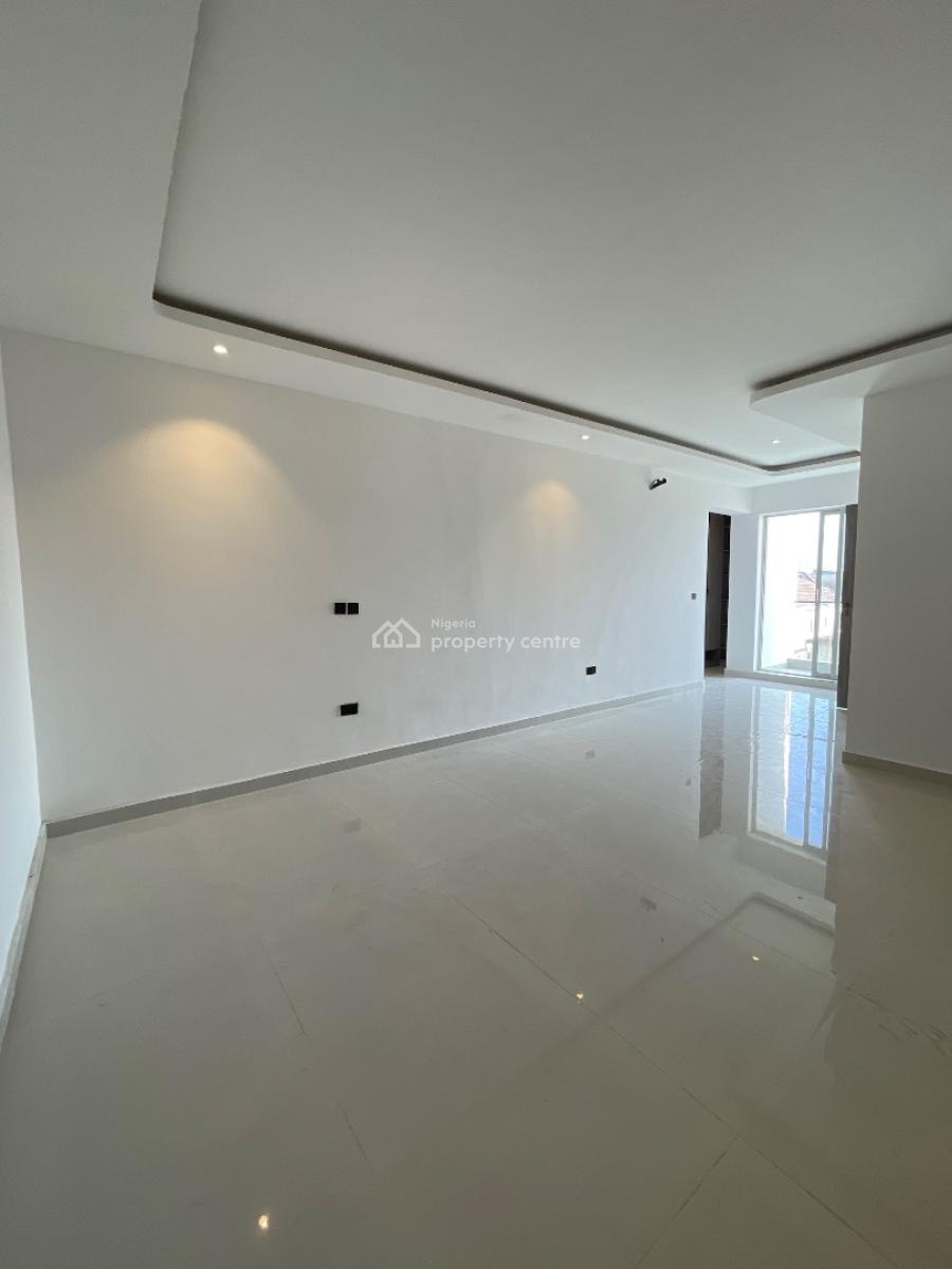 Extremely Spacious 2 Bedroom Maisonette, Off Admiralty Way, Lekki Phase 1, Lekki, Lagos, Block of Flats for Sale