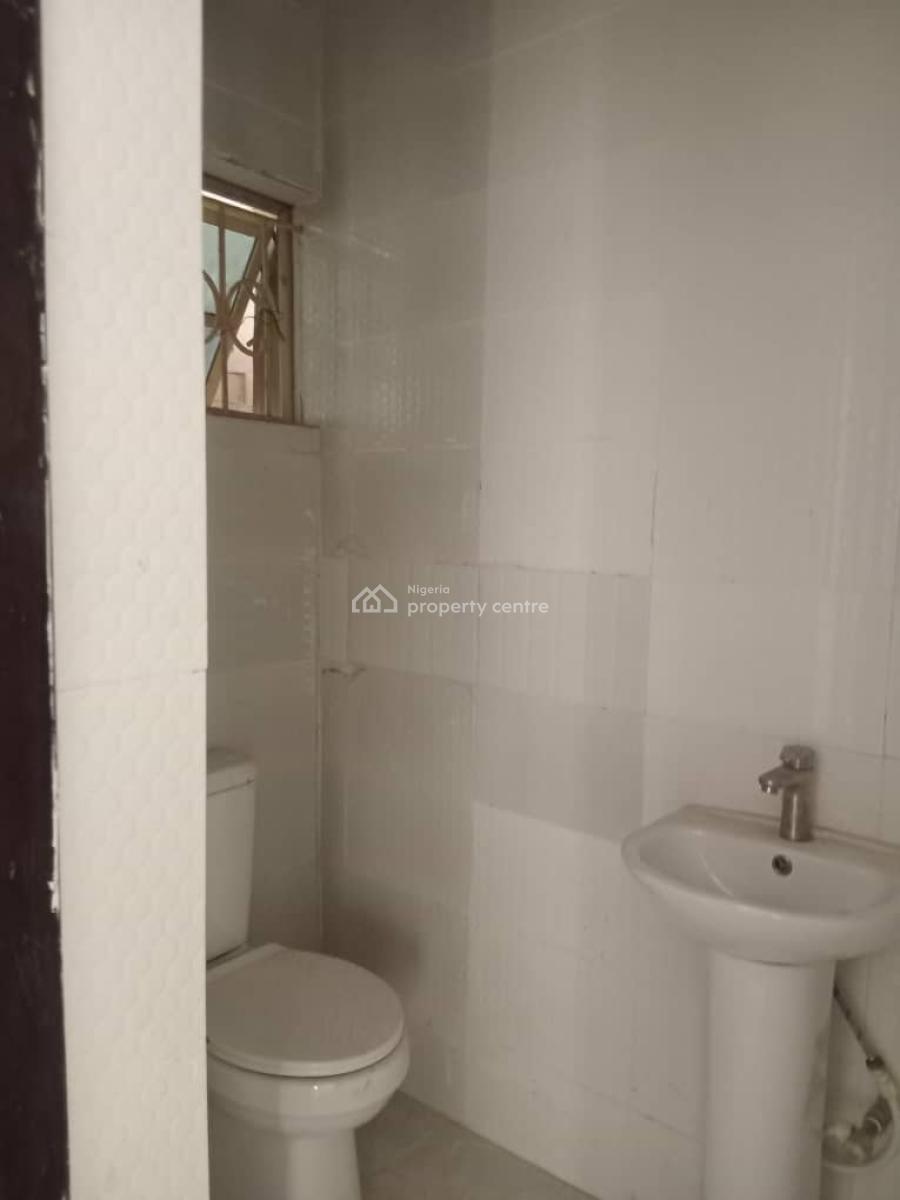 Spacious 3bedroom Flat with 3 Toilets, Ogombo, Ajah, Lagos, Flat / Apartment for Rent