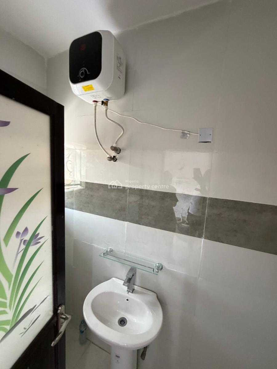 a Spacious Room Bq with Private Space to Cook, Meadow Hall Way, Ikate, Ikate, Lekki, Lagos, Self Contain (single Rooms) for Rent