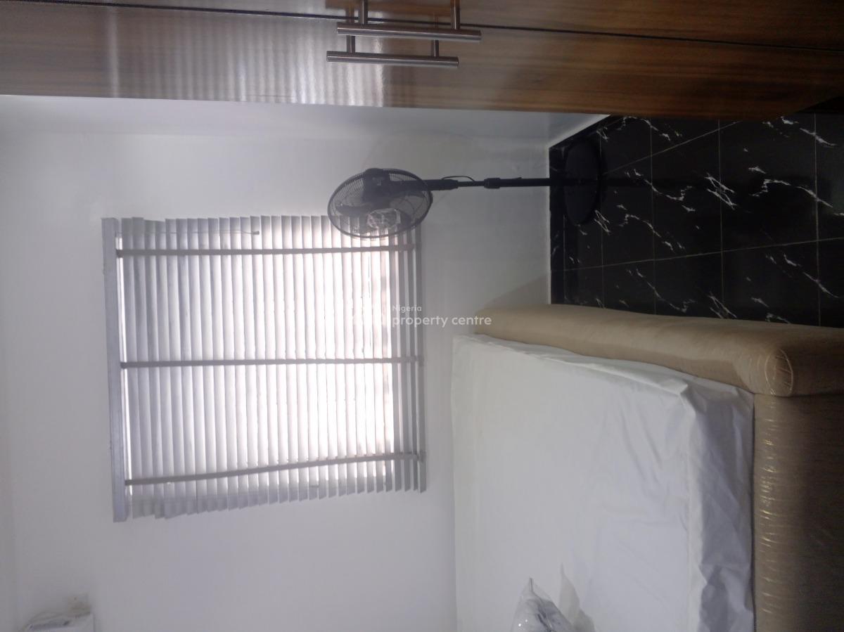 Beautiful Miniflat in a Very Serene Neighborhood, Off Adelabu Street, Surulere, Lagos, Mini Flat (room and Parlour) Short Let