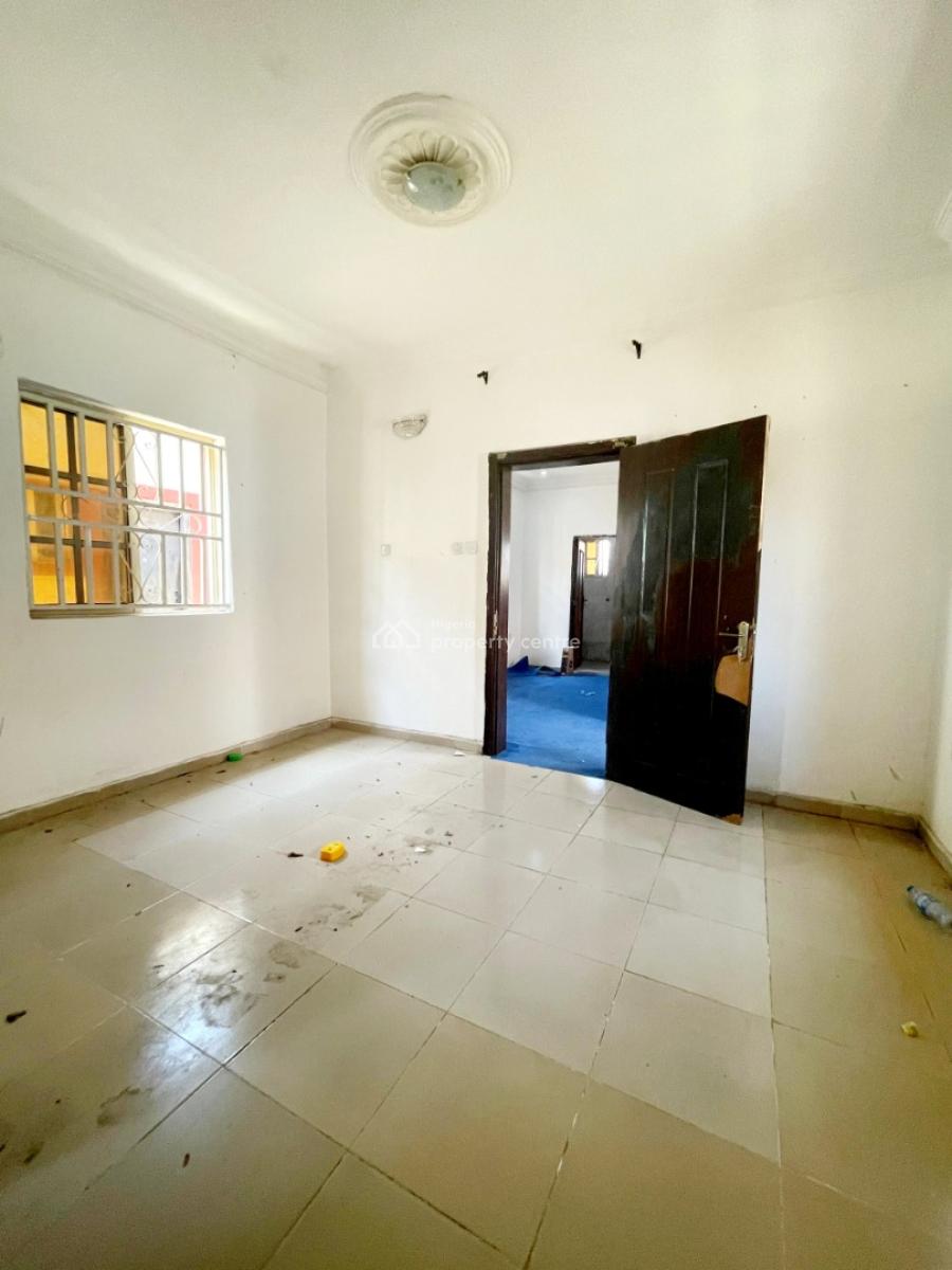 Massive One Bedroom Bq in an Estate, Gwarimpa 6th Avenue, Gwarinpa, Abuja, Mini Flat (room and Parlour) for Rent