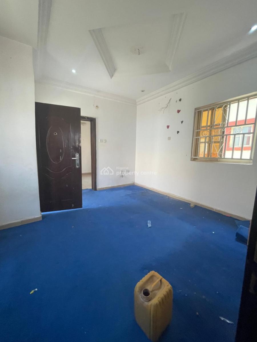 Massive One Bedroom Bq in an Estate, Gwarimpa 6th Avenue, Gwarinpa, Abuja, Mini Flat (room and Parlour) for Rent