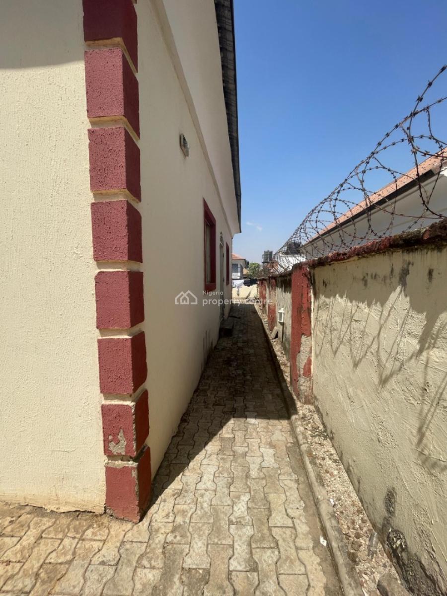 Massive One Bedroom Bq in an Estate, Gwarimpa 6th Avenue, Gwarinpa, Abuja, Mini Flat (room and Parlour) for Rent