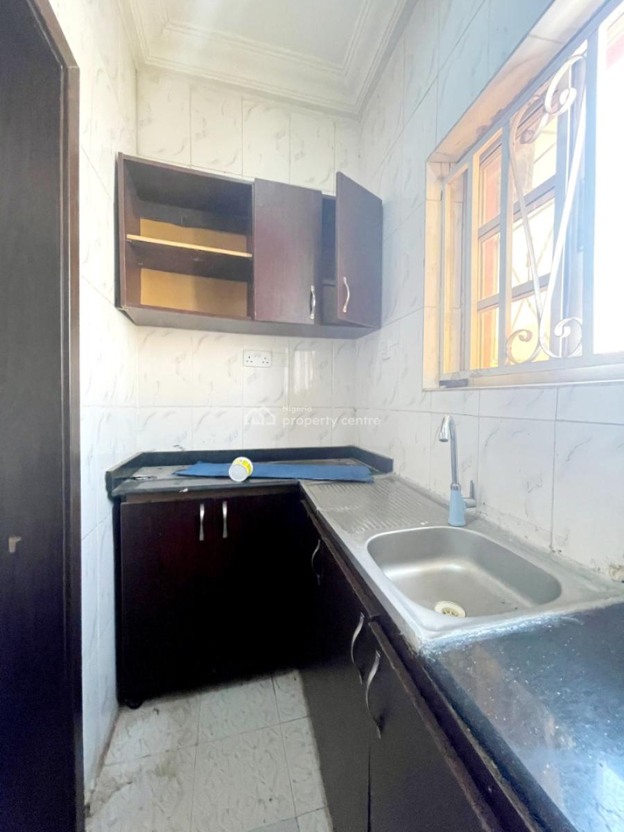 Massive One Bedroom Bq in an Estate, Gwarimpa 6th Avenue, Gwarinpa, Abuja, Mini Flat (room and Parlour) for Rent