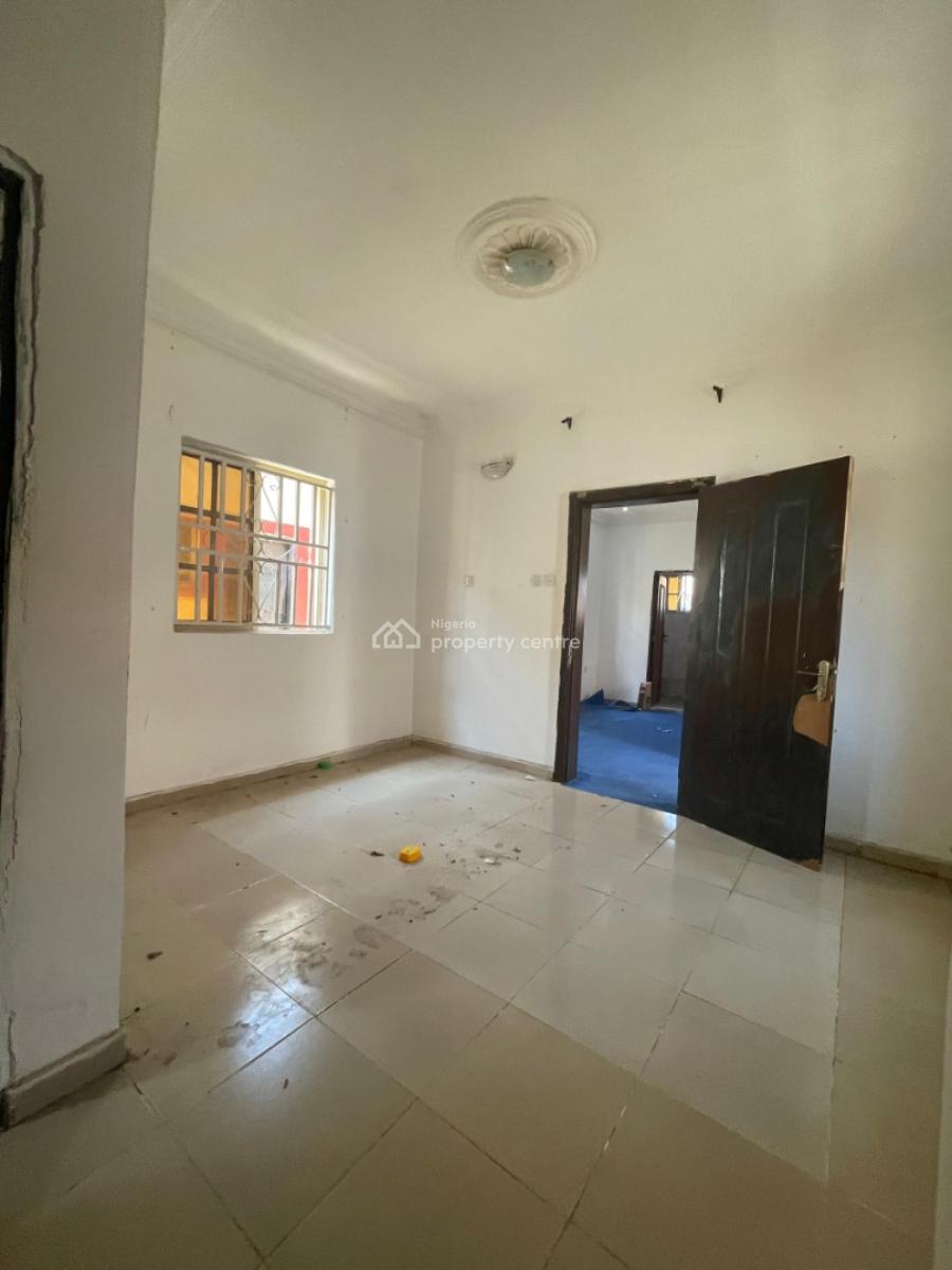 Massive One Bedroom Bq in an Estate, Gwarimpa 6th Avenue, Gwarinpa, Abuja, Mini Flat (room and Parlour) for Rent