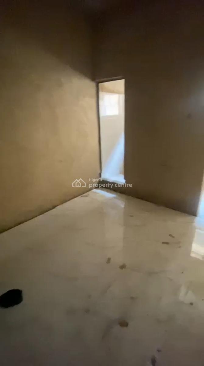 Newly Built Executive Room Self-contained, Off Shipeolu Street, Onipanu, Shomolu, Lagos, Flat / Apartment for Rent