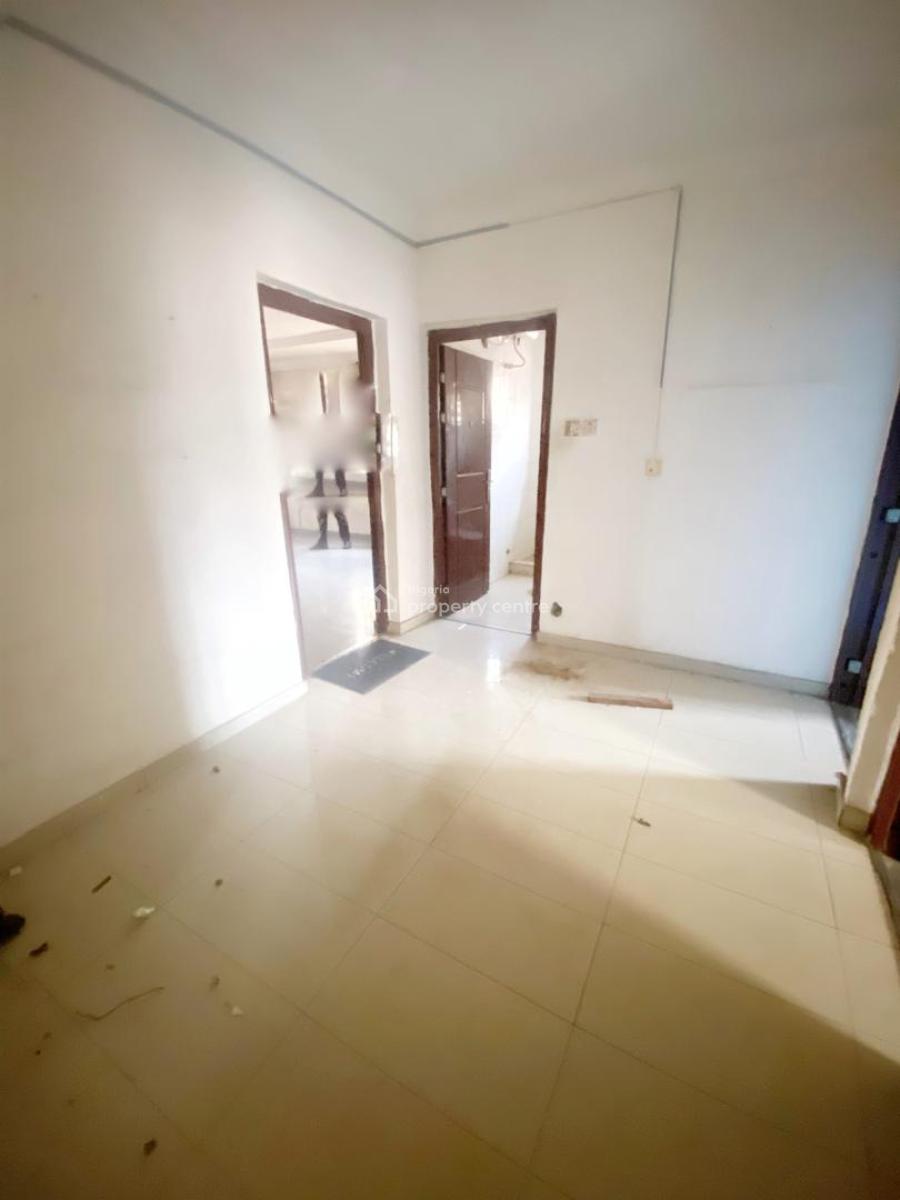 Luxury & Spacious 3 Bedrooms Apartment, Omole Gate, Omole Phase 2, Ikeja, Lagos, Flat / Apartment for Rent
