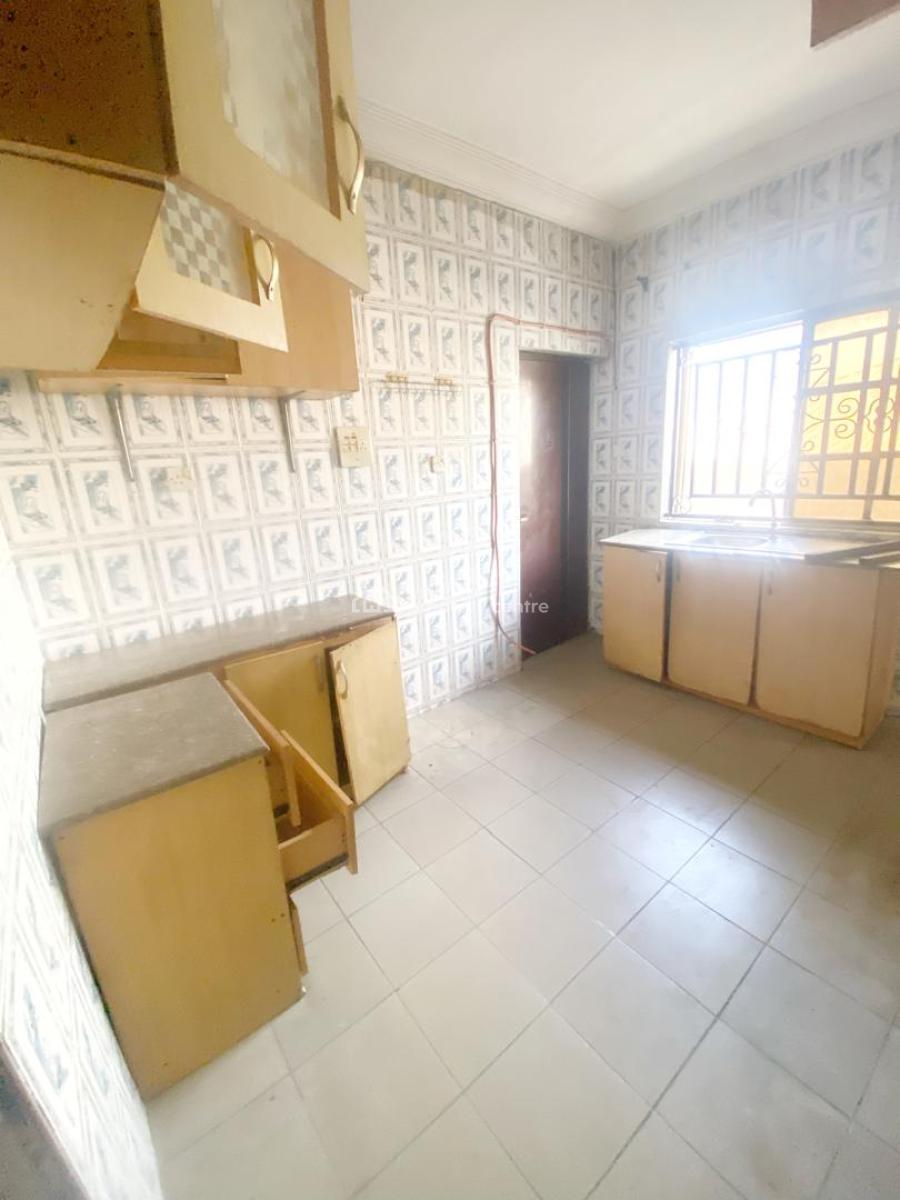 Luxury & Spacious 3 Bedrooms Apartment, Omole Gate, Omole Phase 2, Ikeja, Lagos, Flat / Apartment for Rent