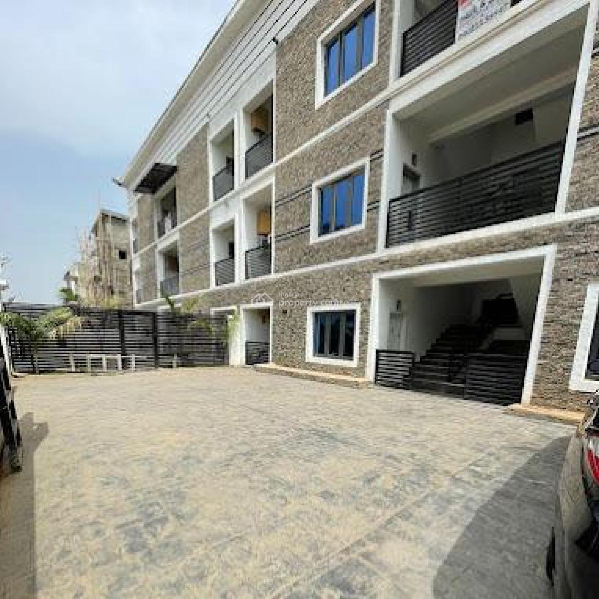 Serviced 2bedroom Flat, Tarred Road, Guzape District, Abuja, Flat / Apartment for Rent