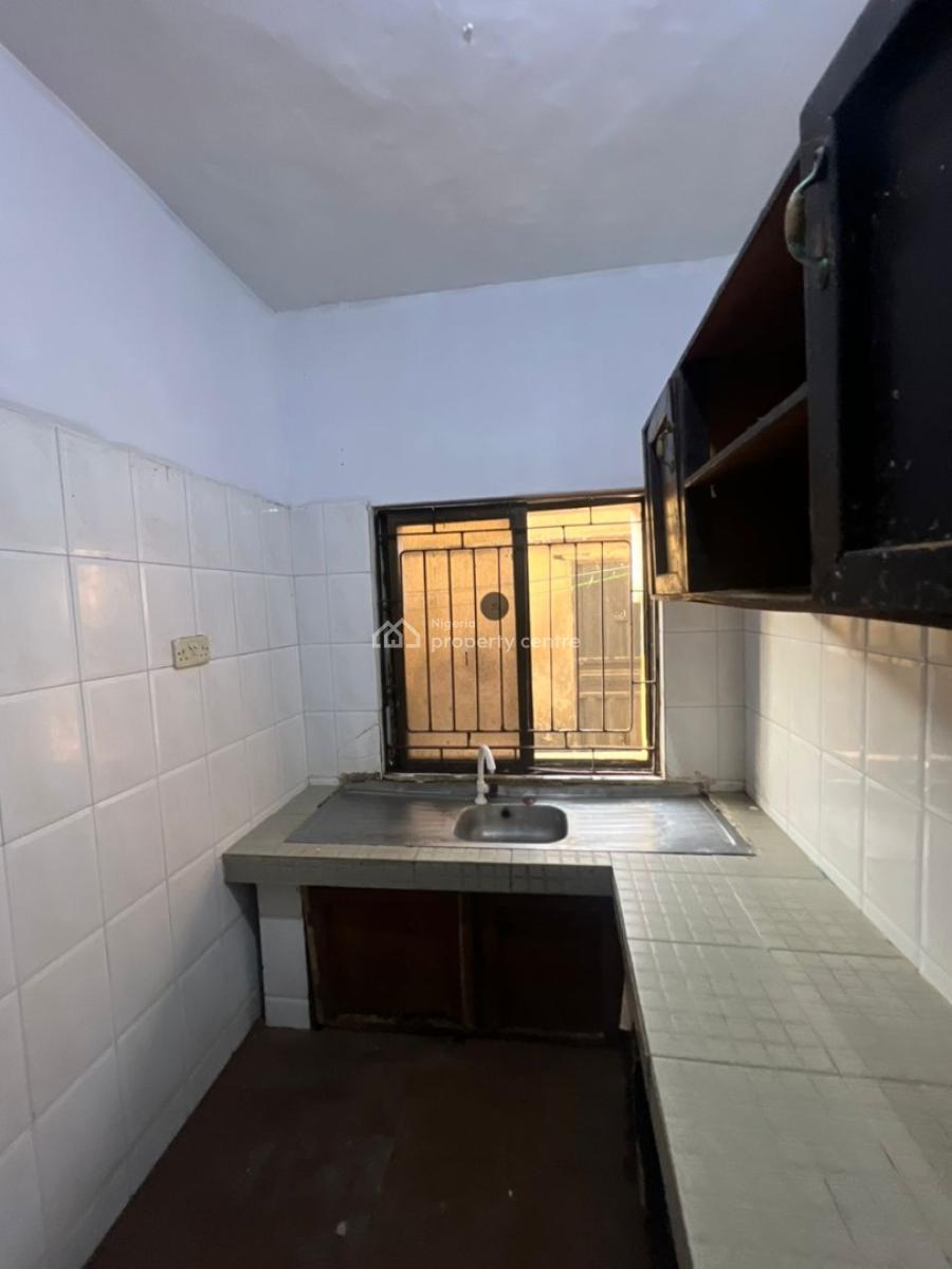 Clean 2 Bedrooms Flat, Agungi, Lekki, Lagos, Flat / Apartment for Rent