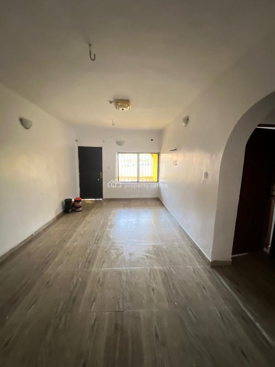 Clean 2 Bedrooms Flat, Agungi, Lekki, Lagos, Flat / Apartment for Rent