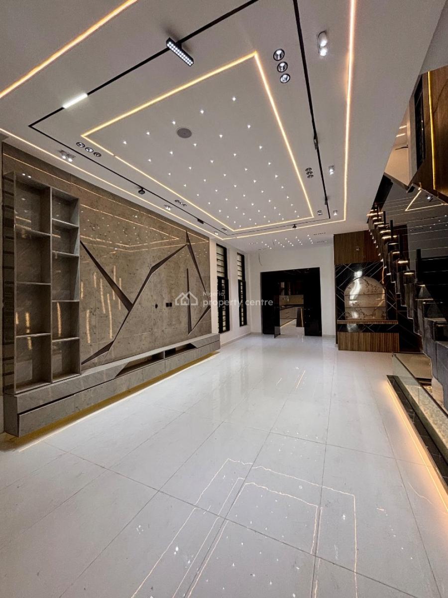 5 Bedroom Home with a Swimming Pool, Chevron Lekki, Lekki, Lagos, Detached Duplex for Sale