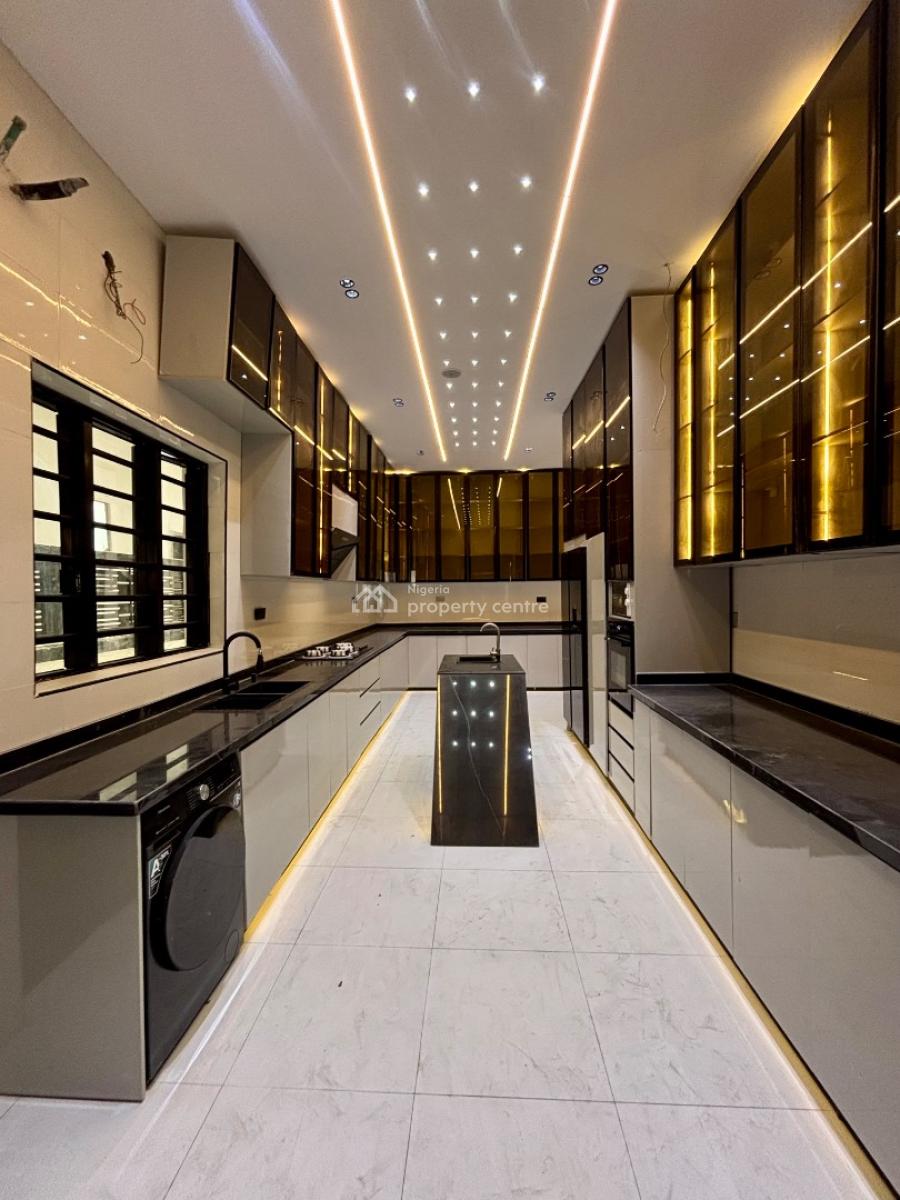 5 Bedroom Home with a Swimming Pool, Chevron Lekki, Lekki, Lagos, Detached Duplex for Sale