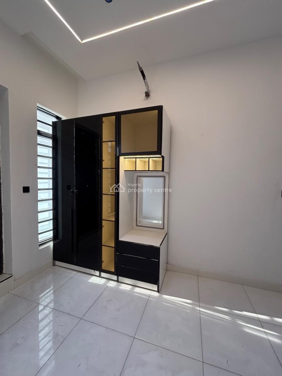 5 Bedroom Home with a Swimming Pool, Chevron Lekki, Lekki, Lagos, Detached Duplex for Sale