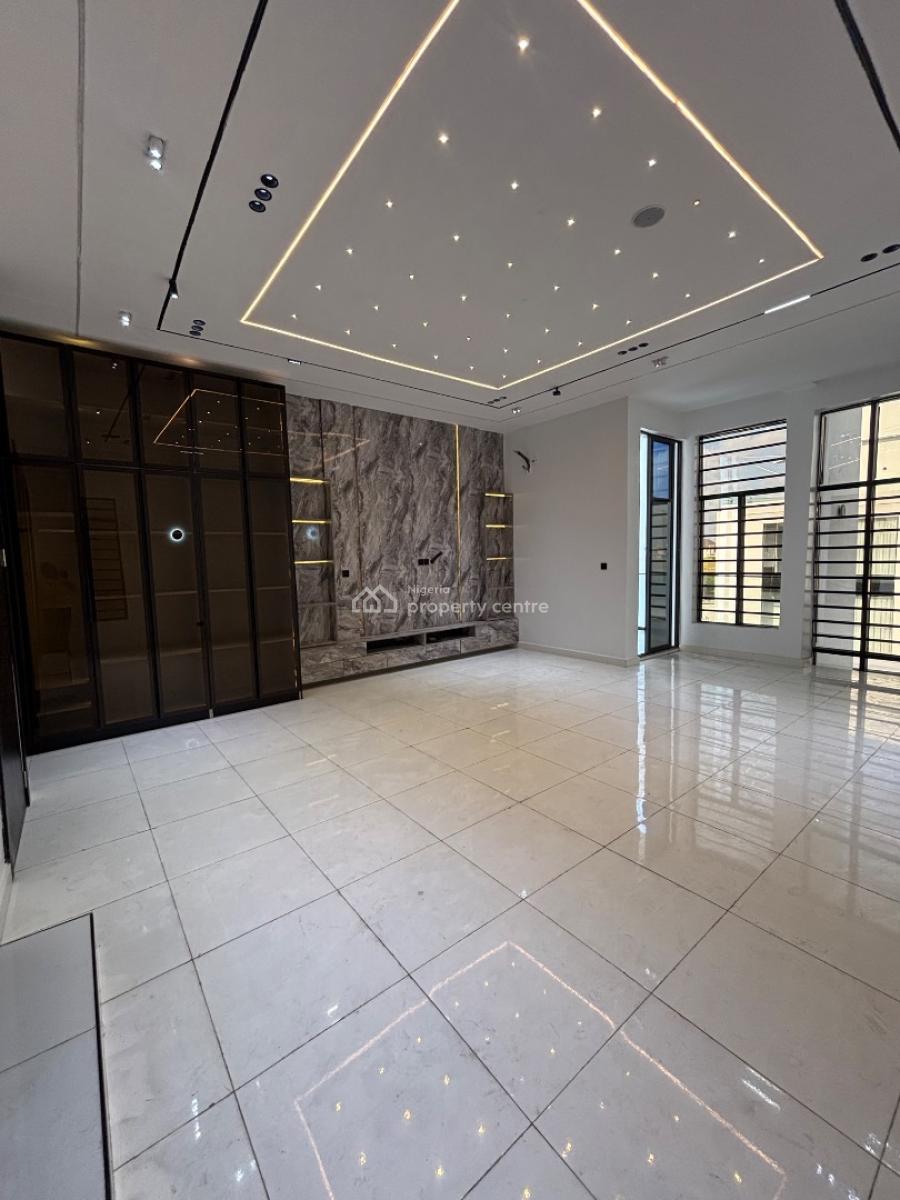 5 Bedroom Home with a Swimming Pool, Chevron Lekki, Lekki, Lagos, Detached Duplex for Sale