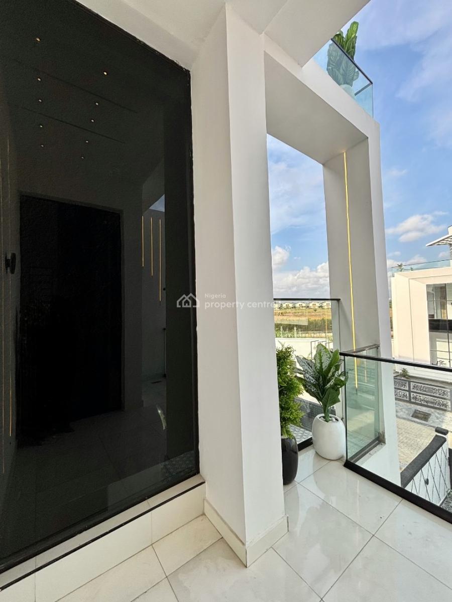 5 Bedroom Home with a Swimming Pool, Chevron Lekki, Lekki, Lagos, Detached Duplex for Sale