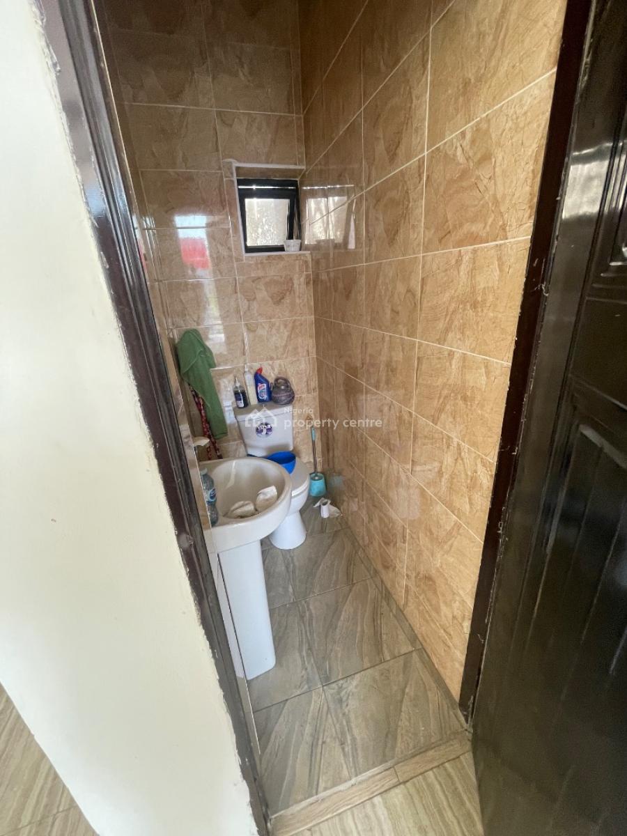 Strategic 40sqm Space, Gwarinpa, Abuja, Plaza / Complex / Mall for Sale