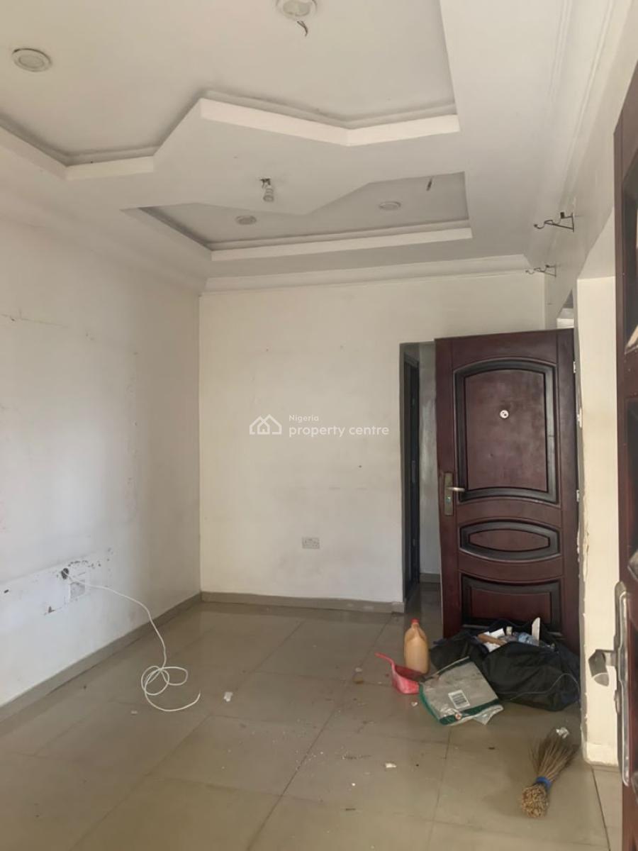 Decent & Clean 2 Bedroom Flat Apartment, Omole Phase 2 Extension, Omole Phase 2, Ikeja, Lagos, Flat / Apartment for Rent